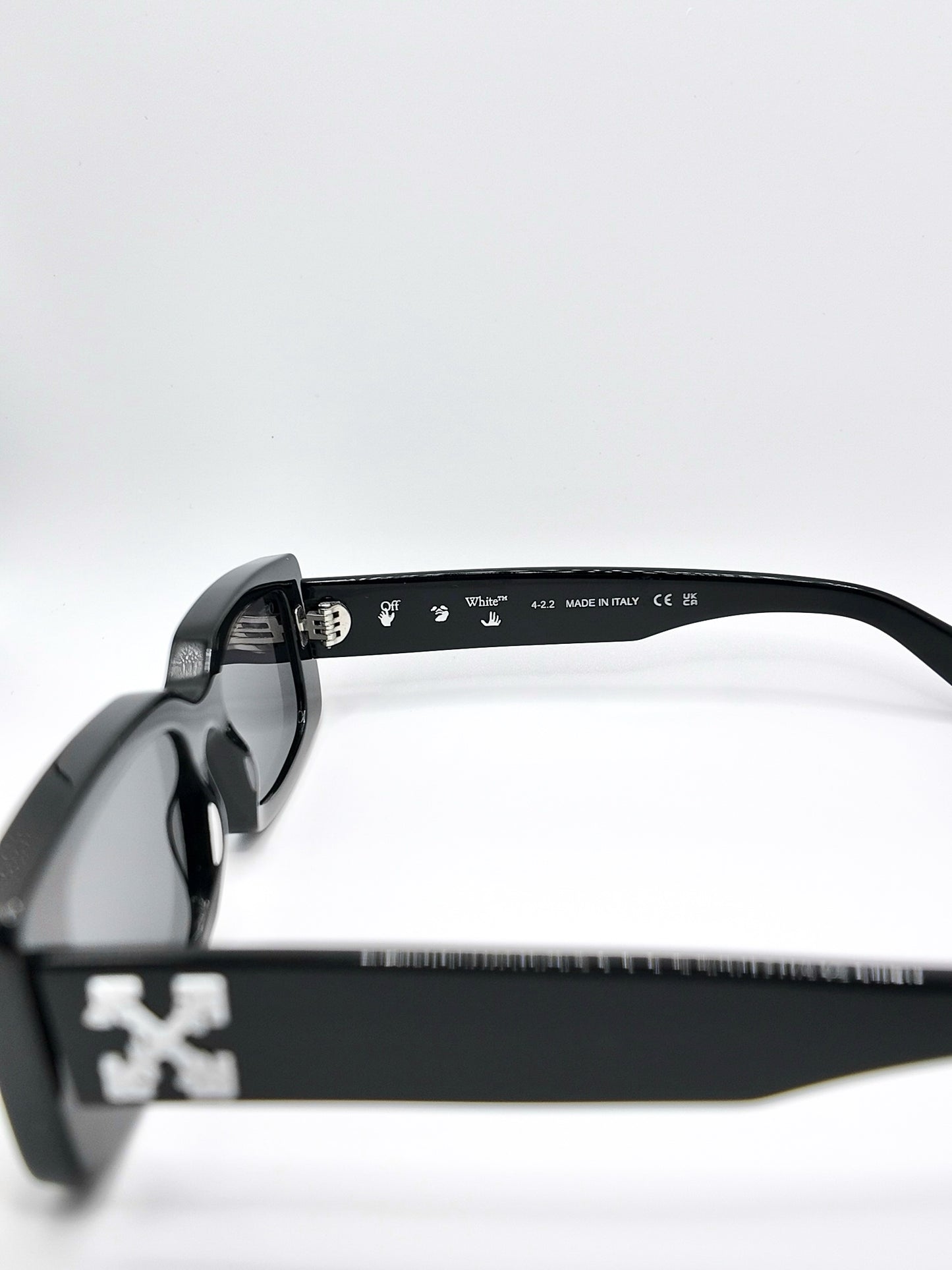 OFF-WHITE ARTHUR SUNGLASSES