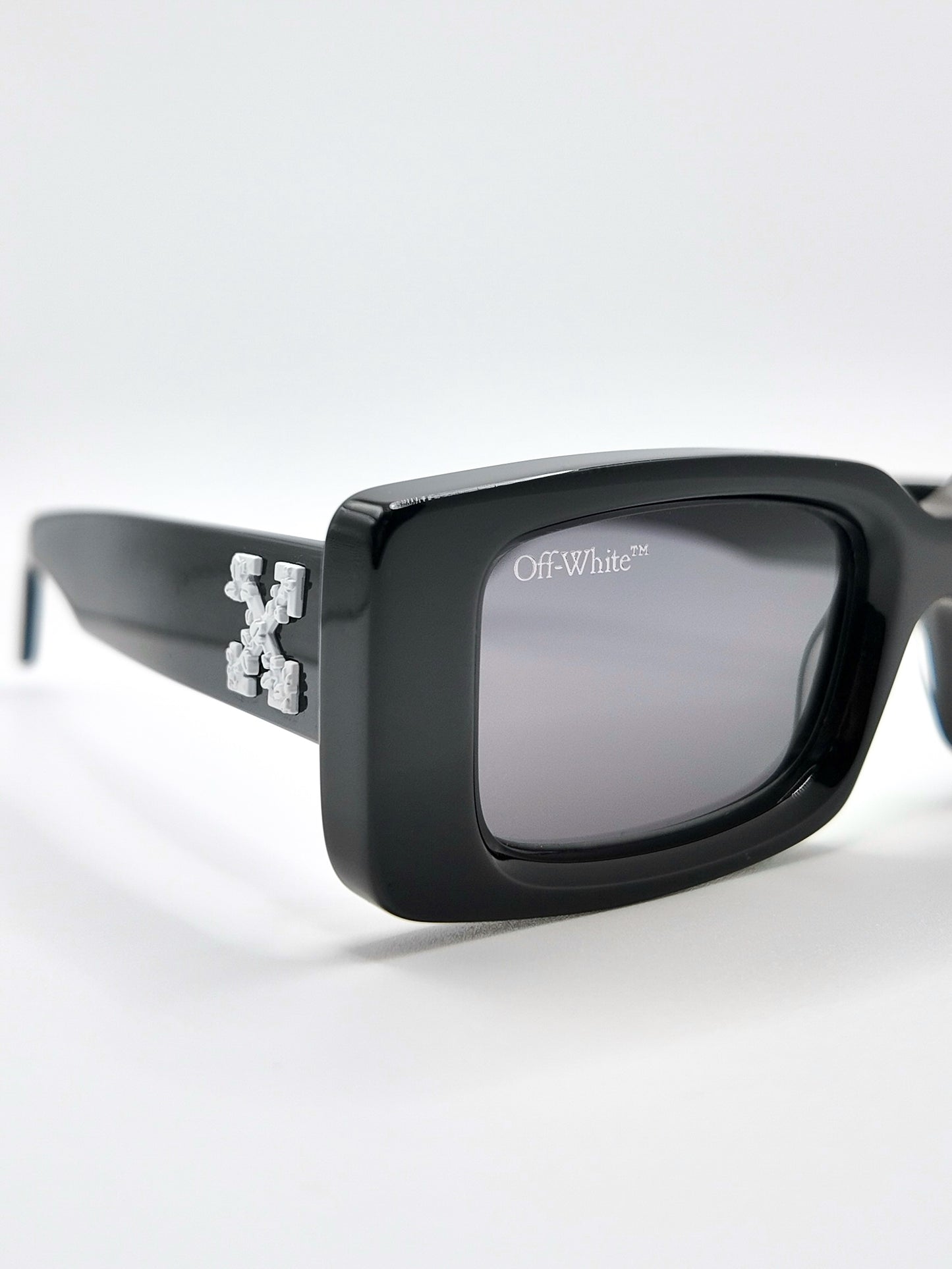OFF-WHITE ARTHUR SUNGLASSES
