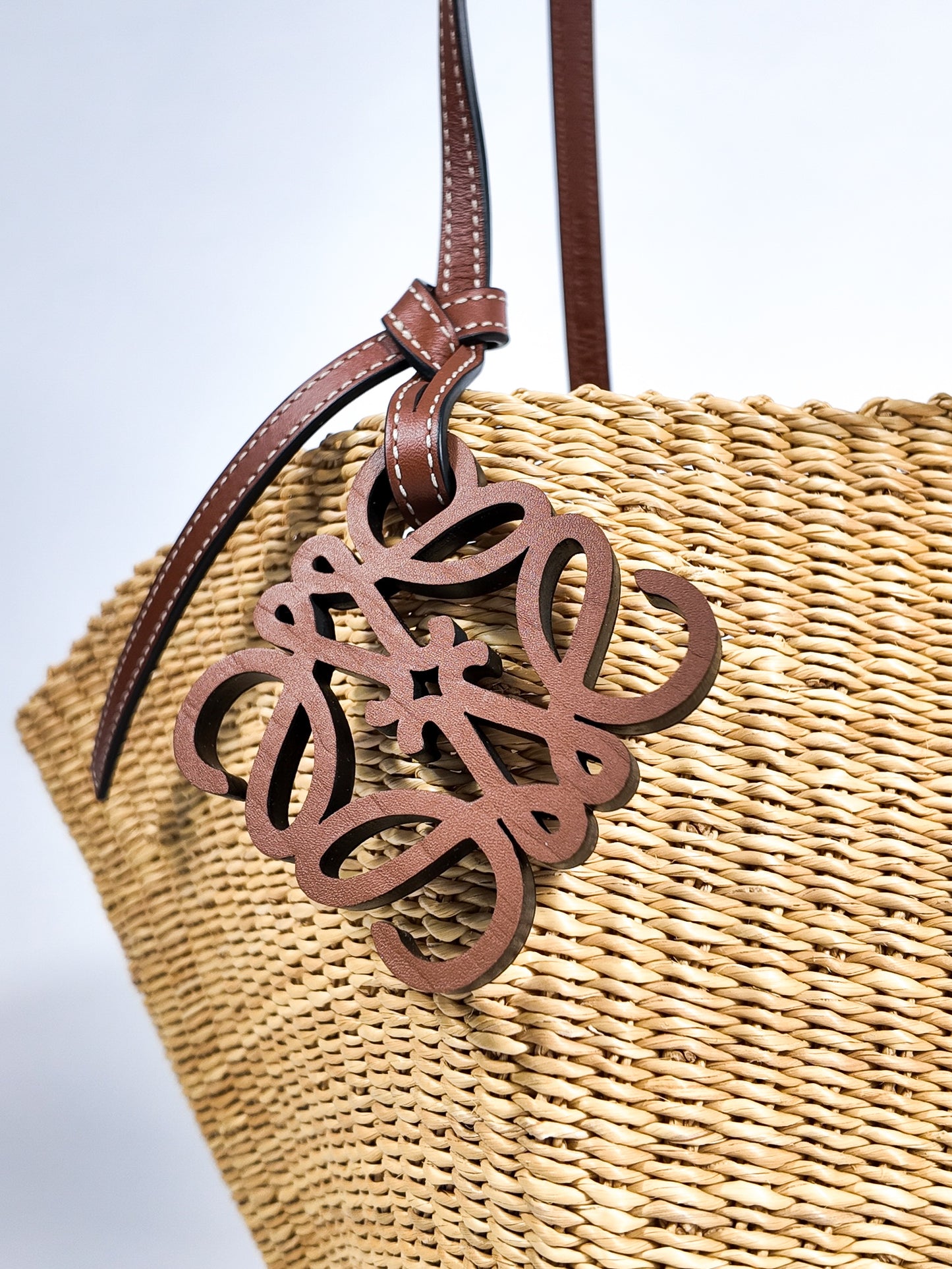 LOEWE SMALL SHELL BASKET BAG