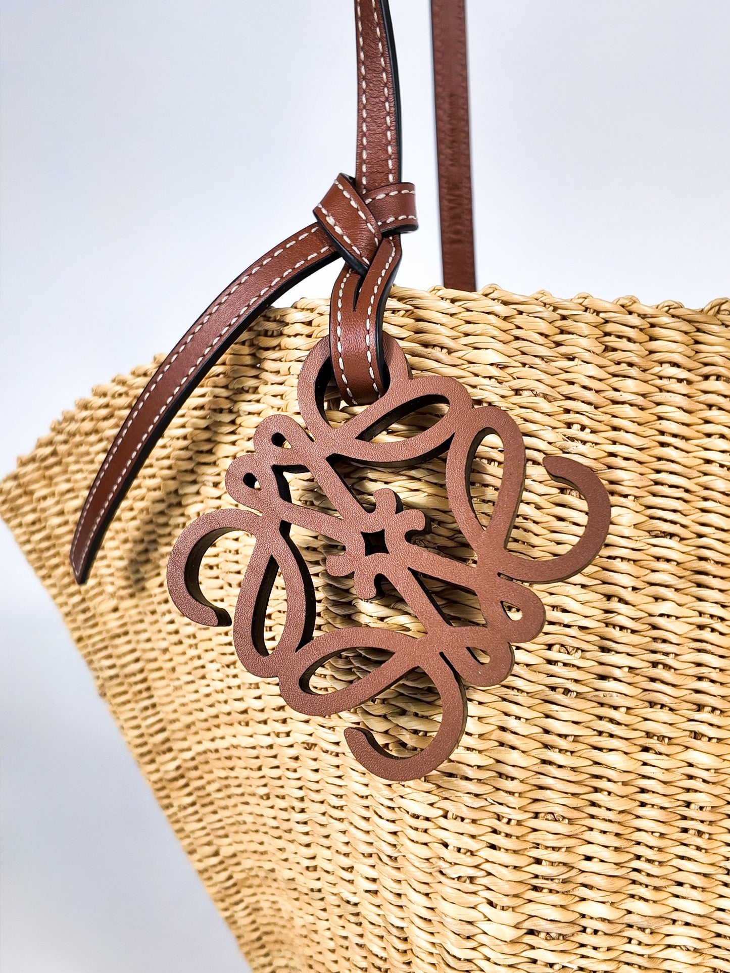 LOEWE SMALL SHELL BASKET BAG